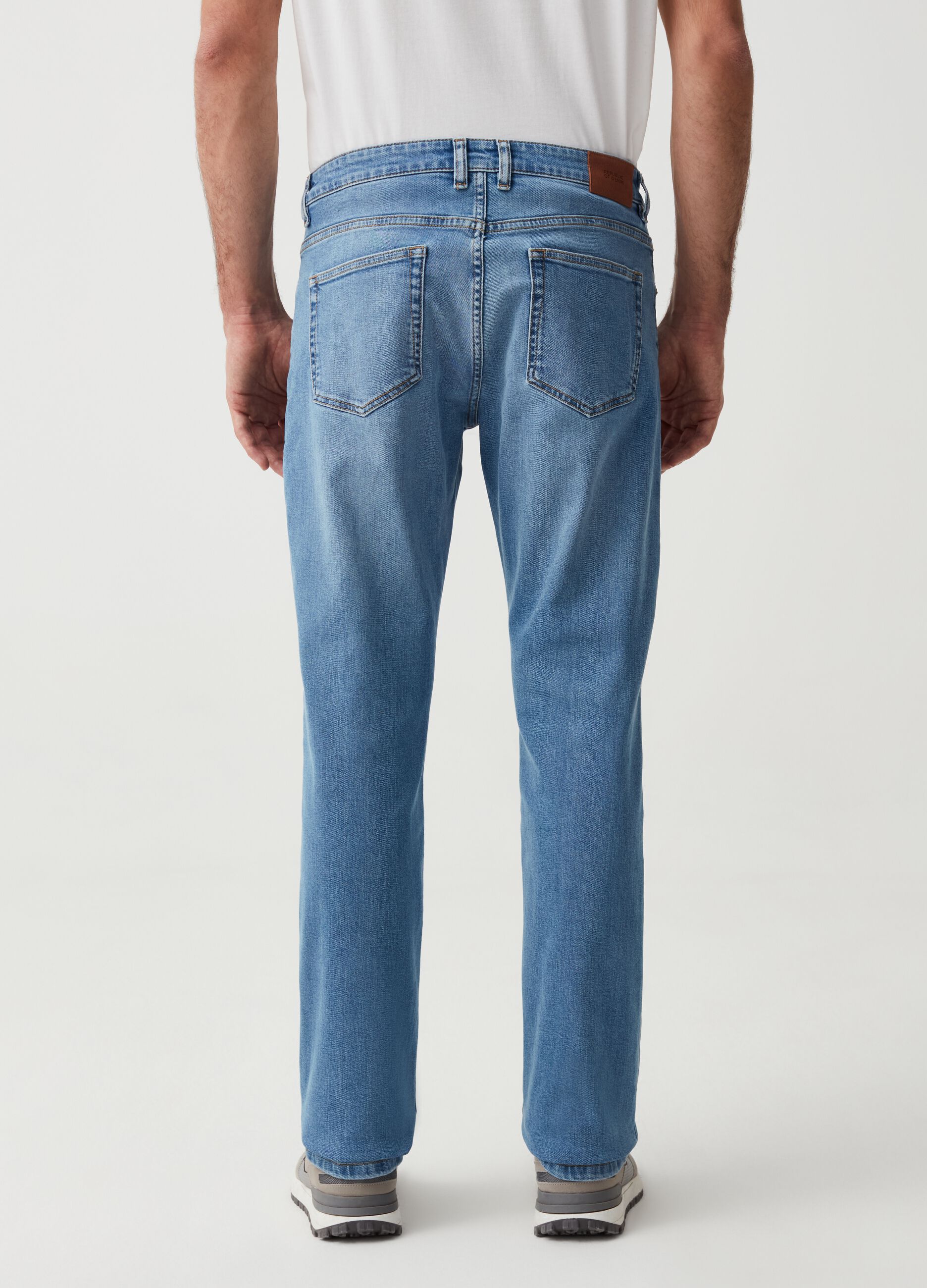 Comfort-fit stretch jeans