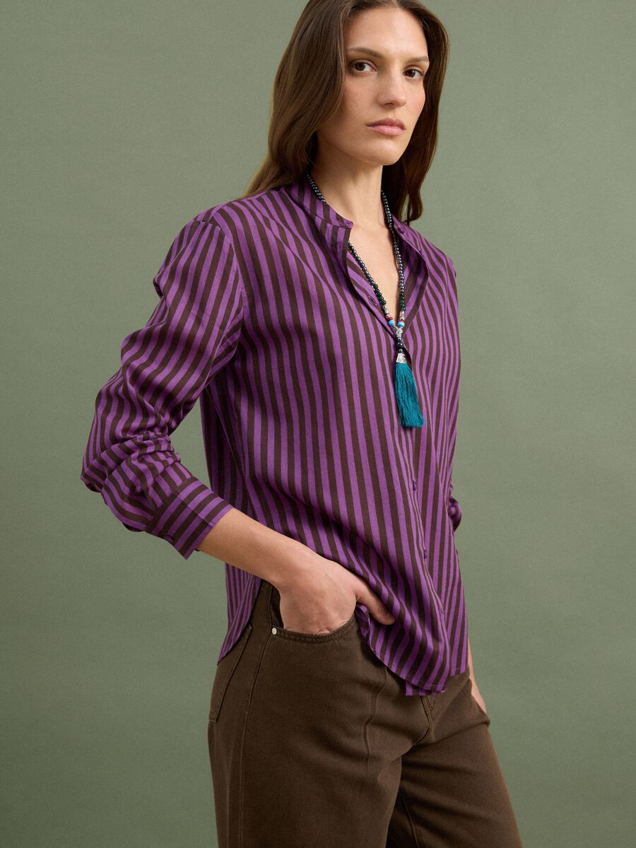 Camicia viola in puro cotone a righe con collo alla coreana regular fit_0