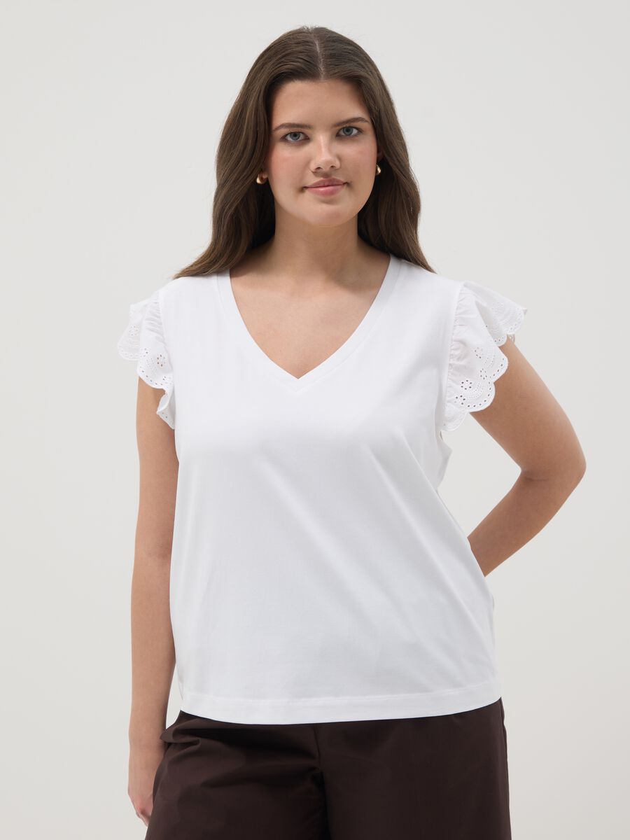 White stretch cotton T-shirt with broderie frill sleeves, regular fit_0