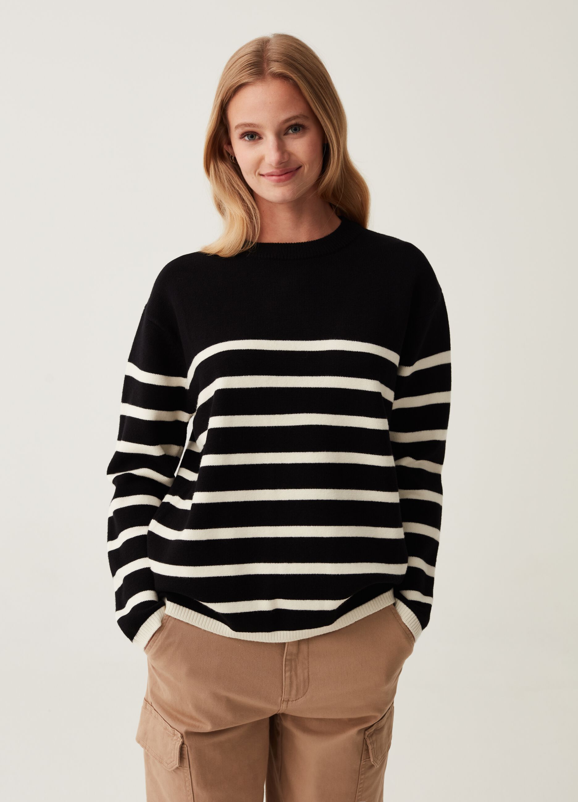 Maglia con fantasia a righe