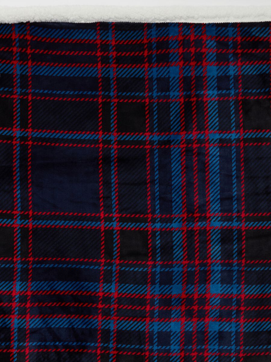 Fleece throw with tartan pattern_2