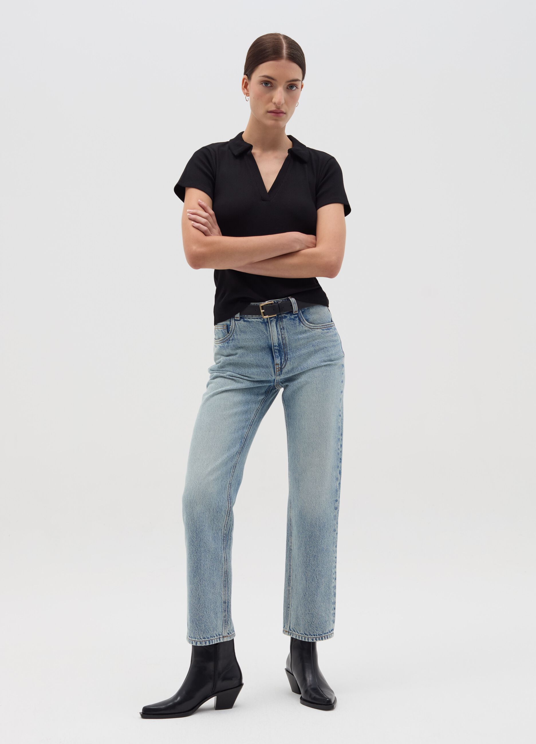 T-shirt with polo neck