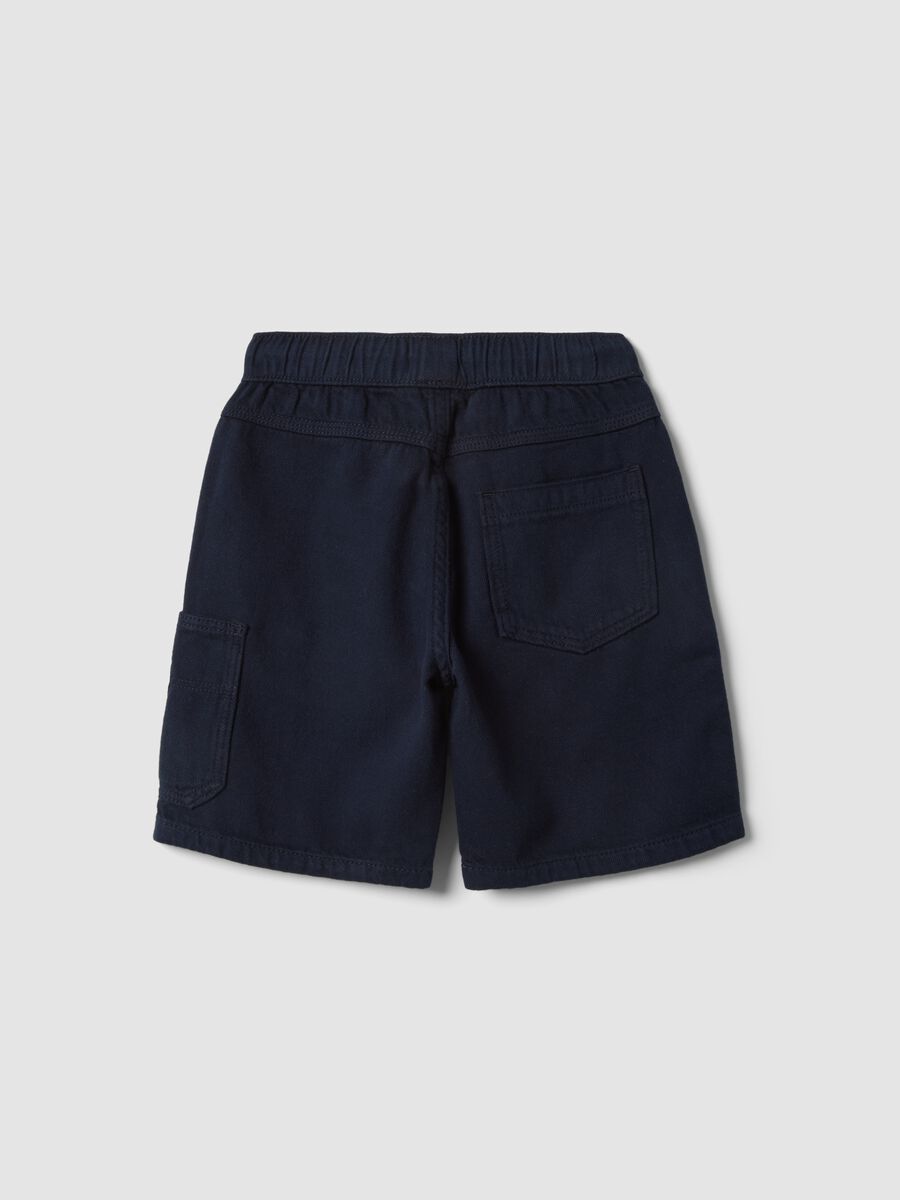 Shorts cargo in puro cotone blu da bambino regular fit con coulisse_1