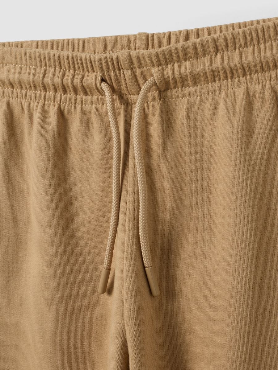 Beige regular-fit joggers in pure organic cotton for boys_2