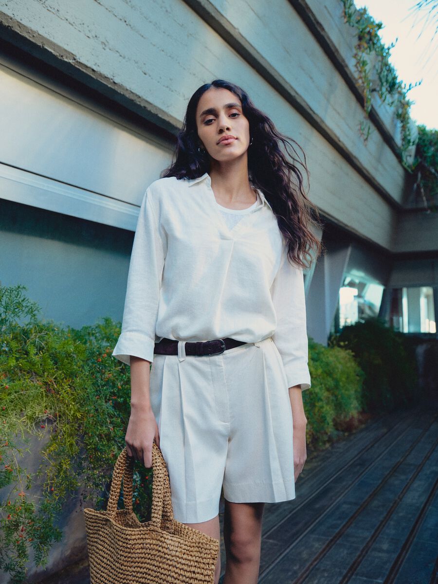 White linen and viscose-blend V-neck regular-fit shirt_1