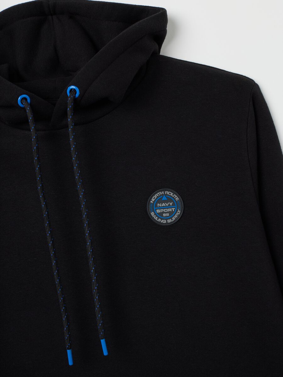 Felpa nera con cappuccio in misto cotone_5