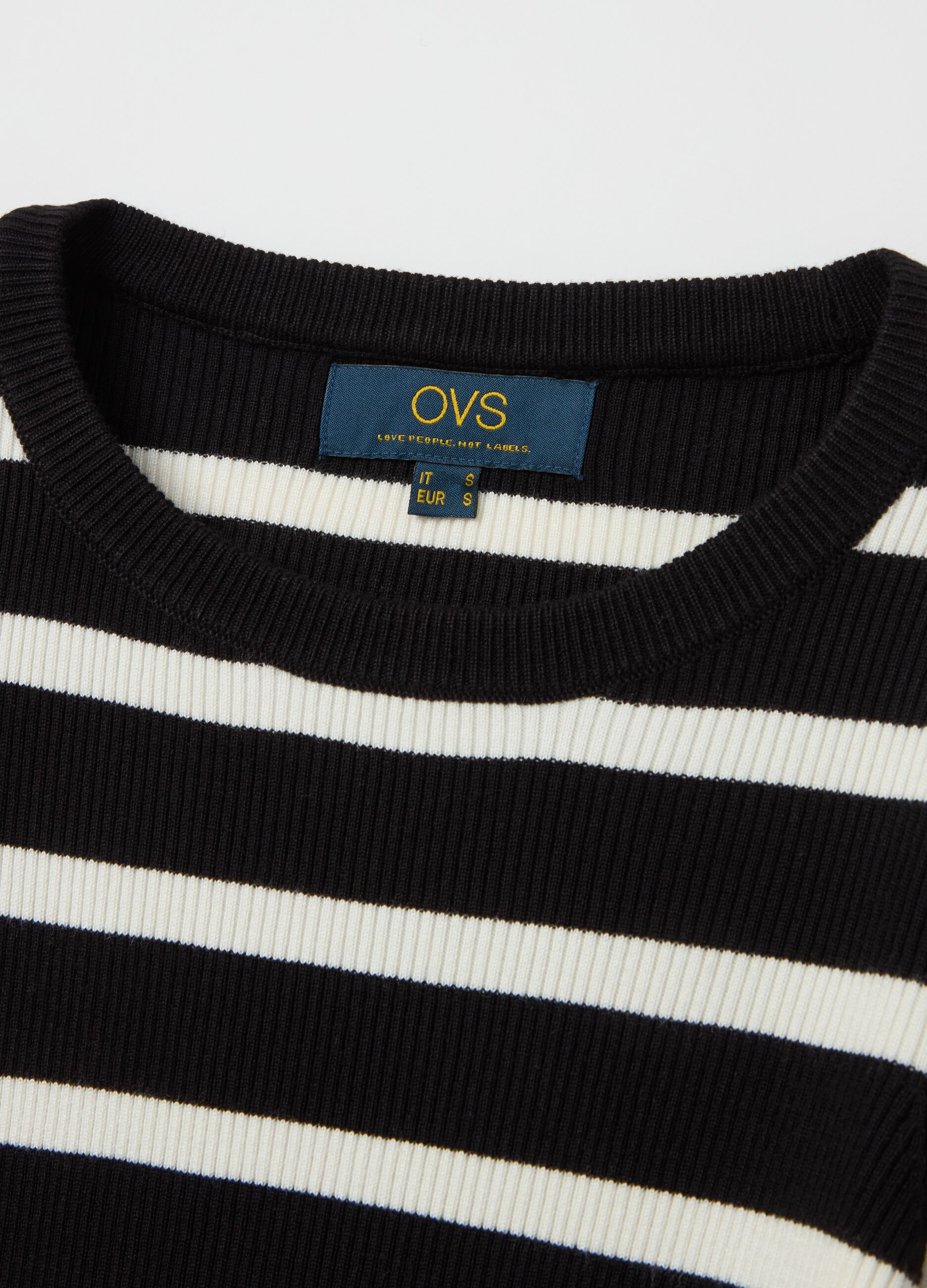 Ribbed top with striped pattern