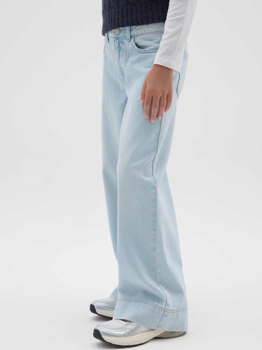 Jeans da ragazza in puro cotone azzurri a gamba larga_3