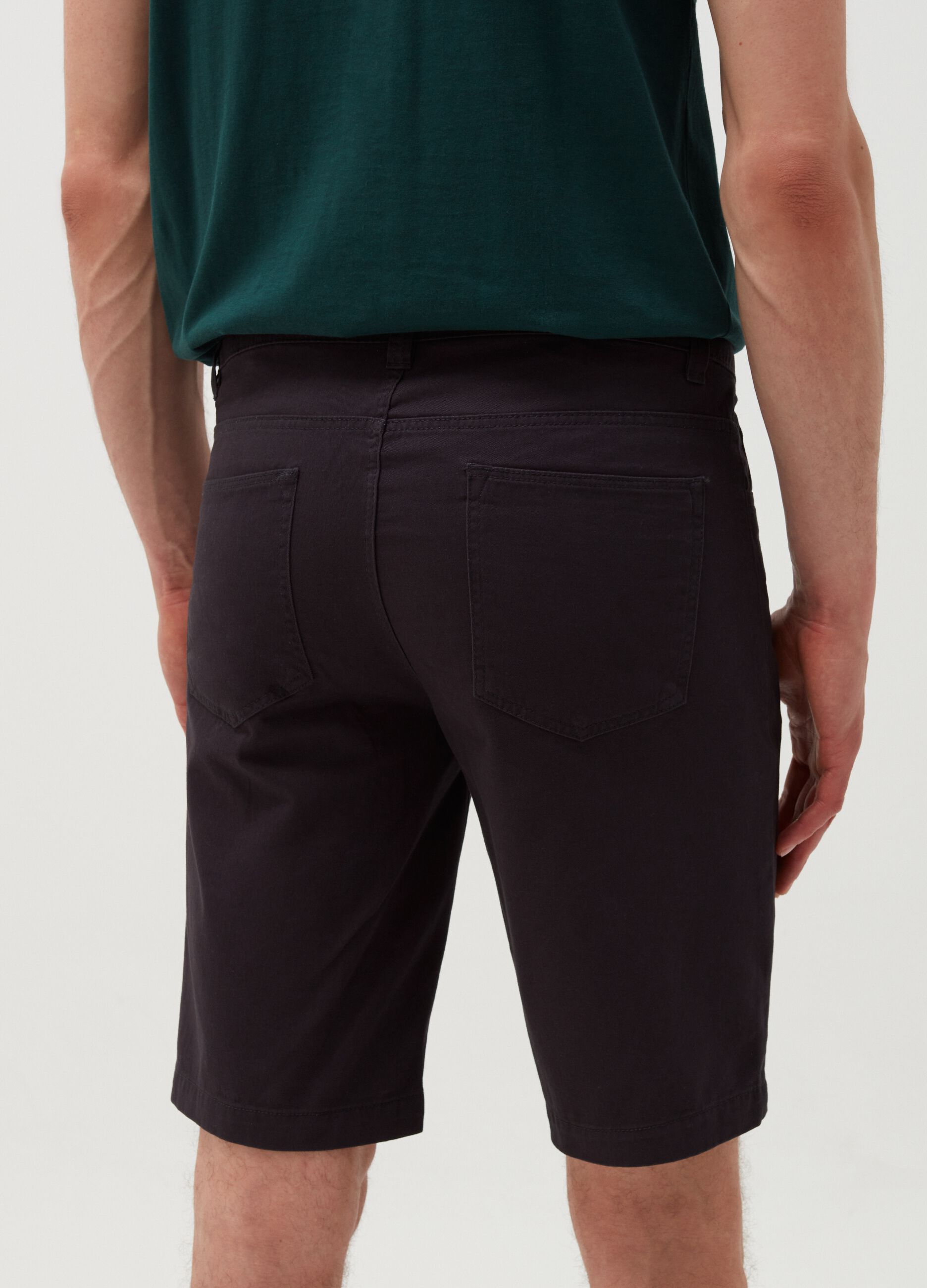 Regular-fit Bermuda shorts with five pockets