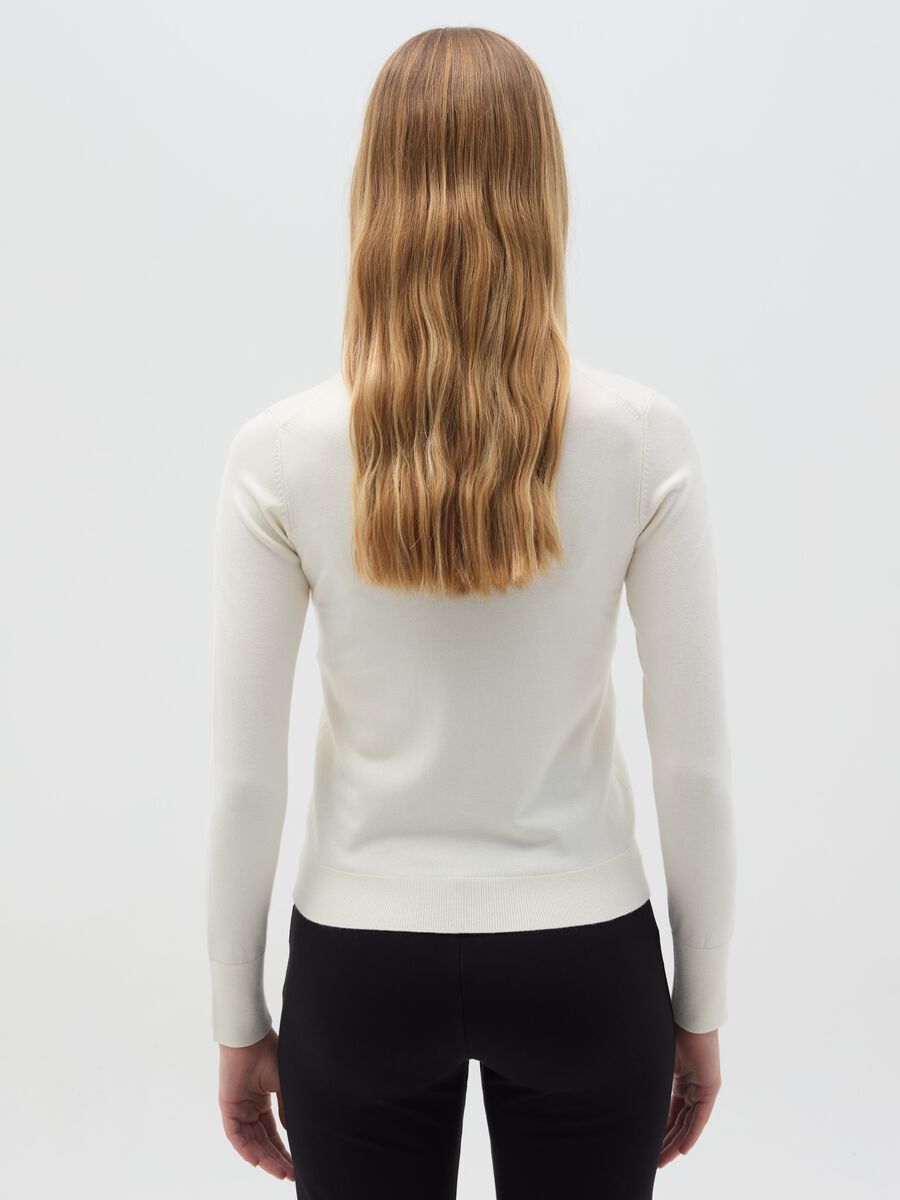Top with round neck and long sleeves_3