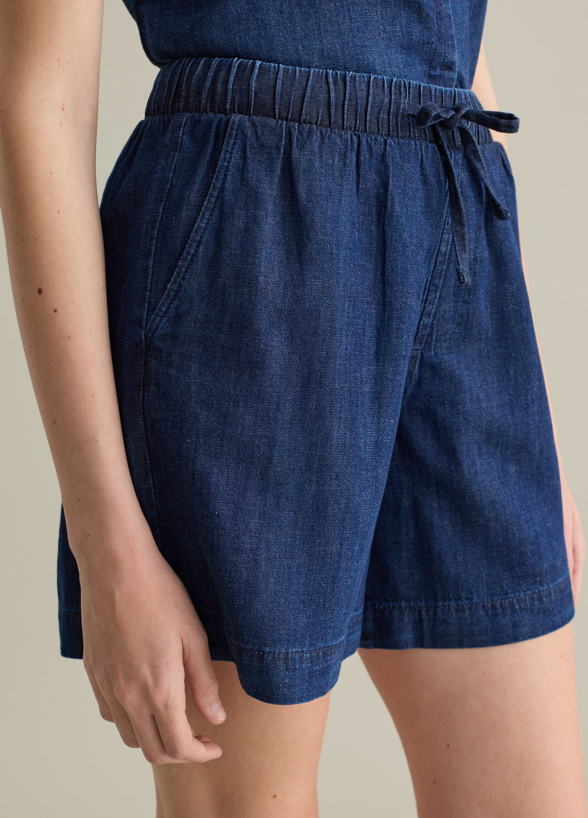 Shorts in denim con coulisse 