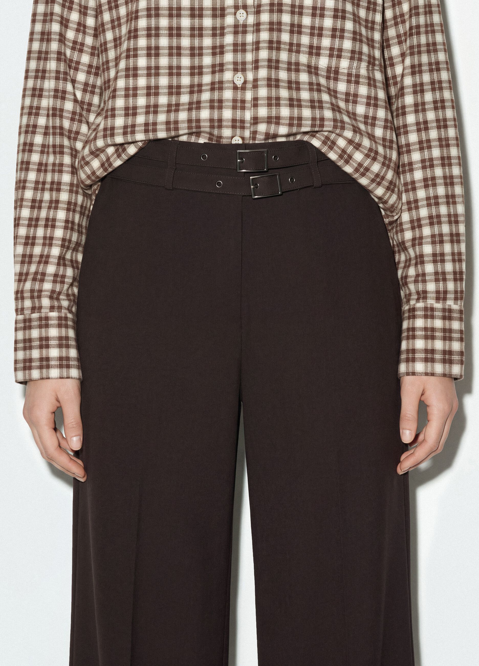 Pantaloni formali marroni in viscosa elasticizzata con cintura
