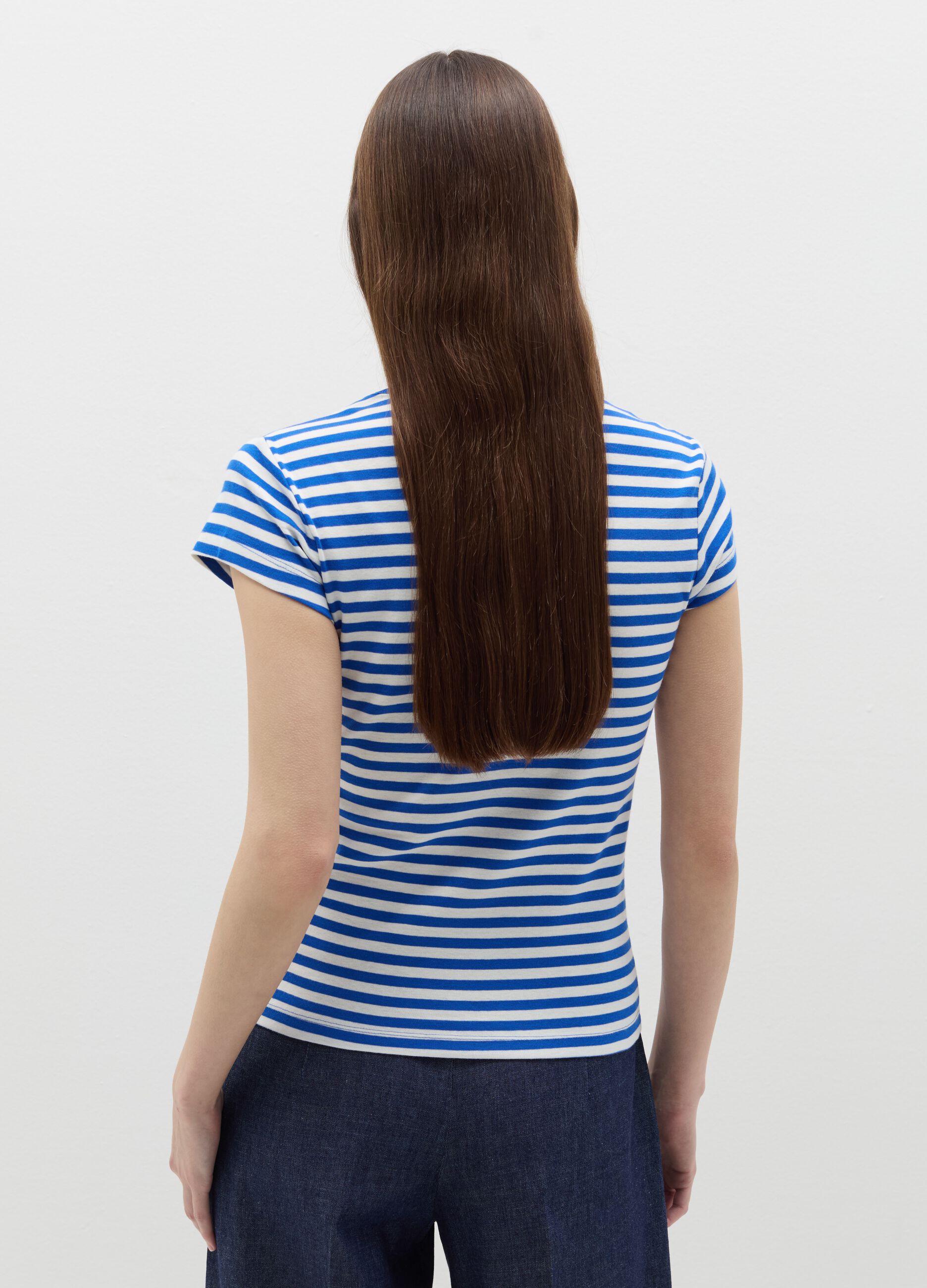 Cotton T-shirt with round neck