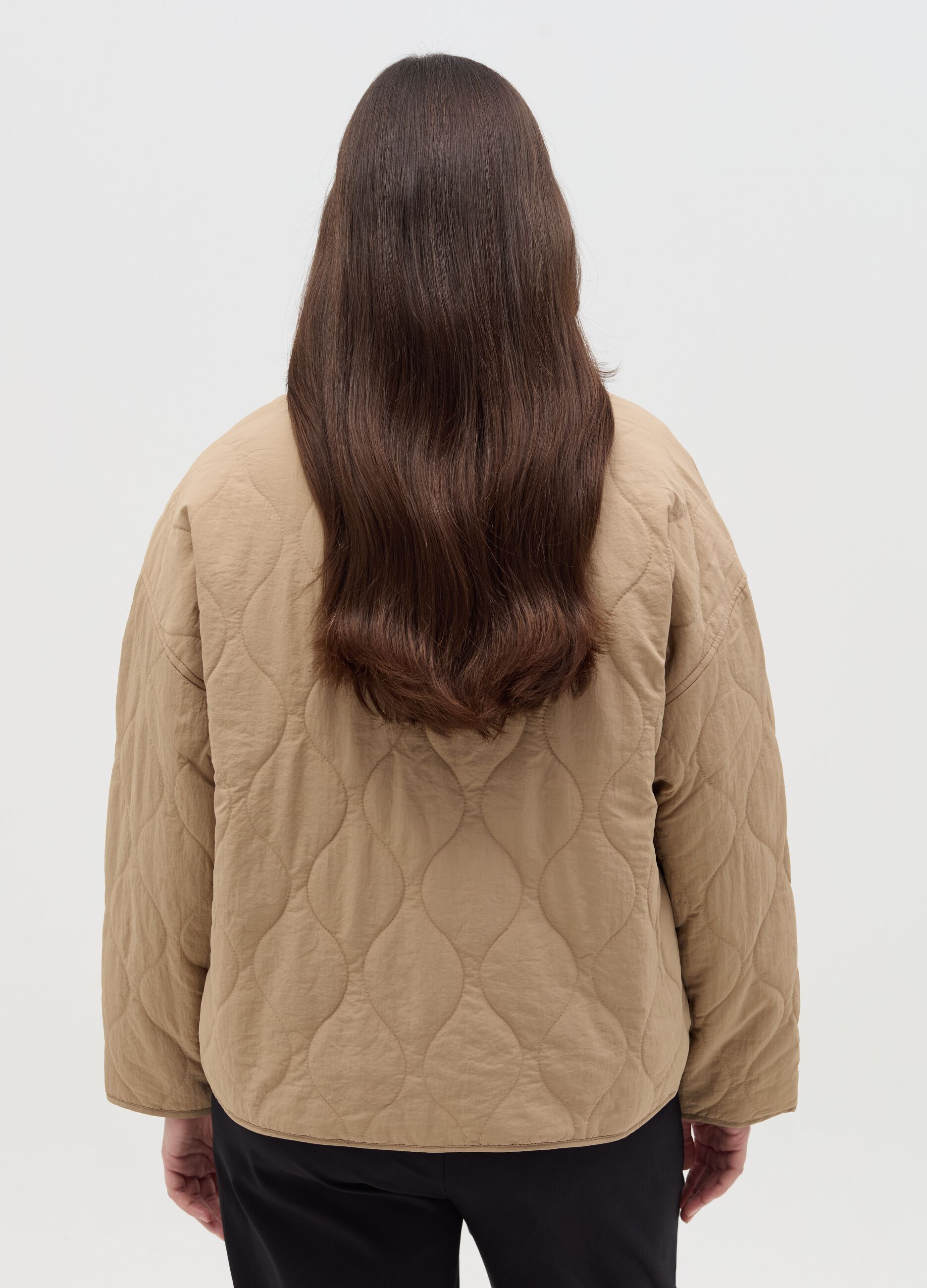 Curvy short quilted jacket with collar
