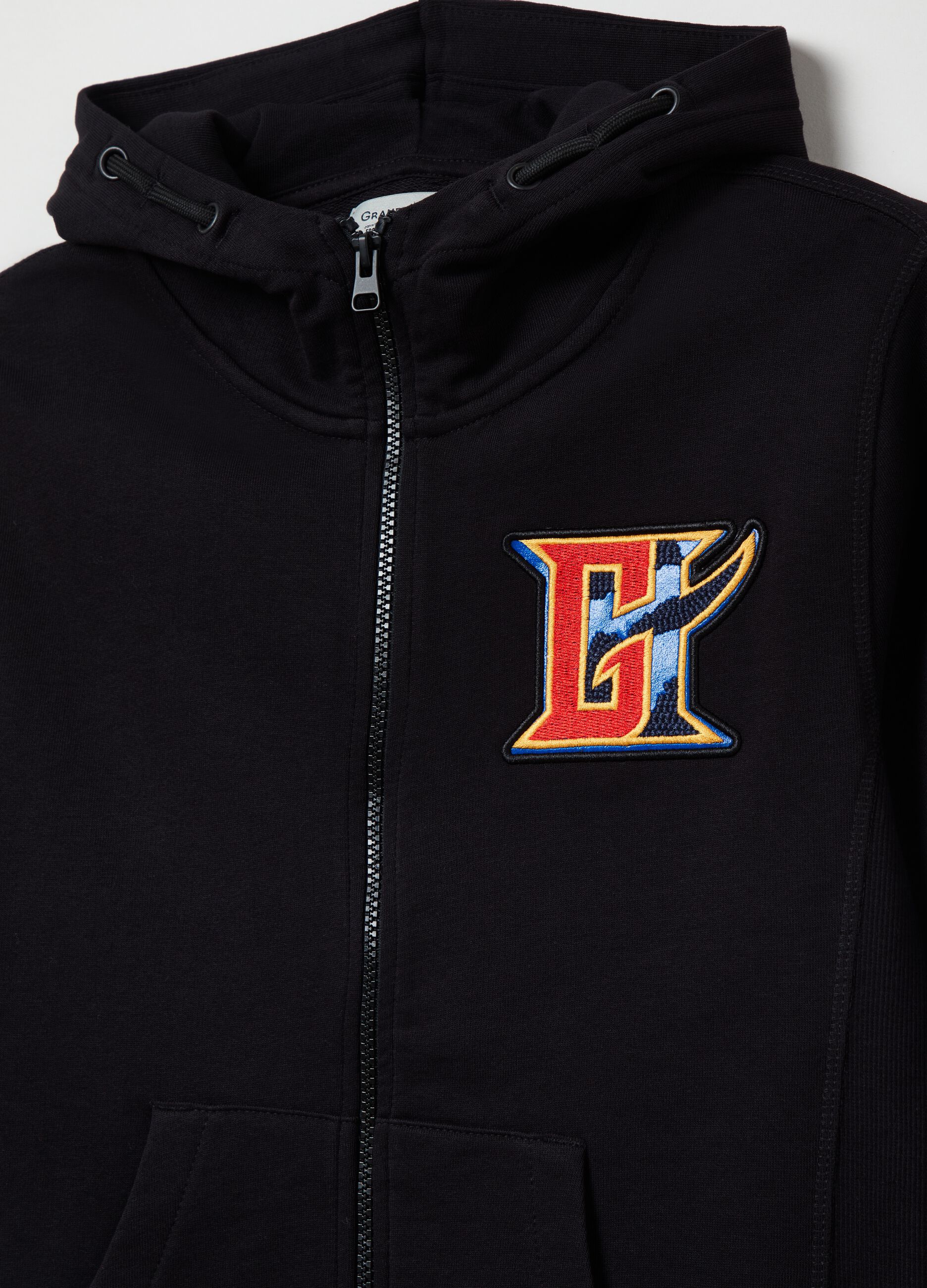 Full-zip hoodie with Grand&Hills patch