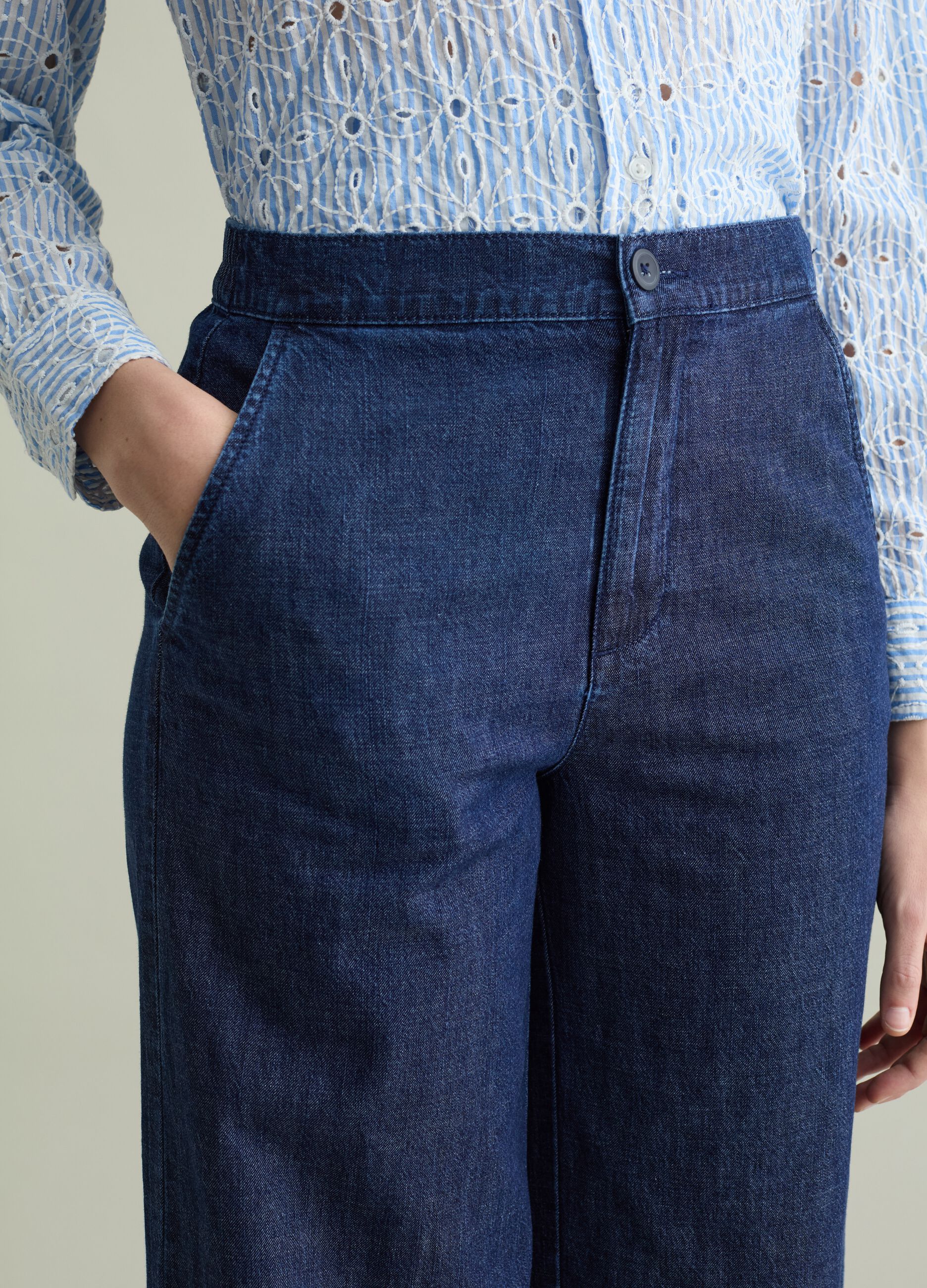 Wide-leg jeans