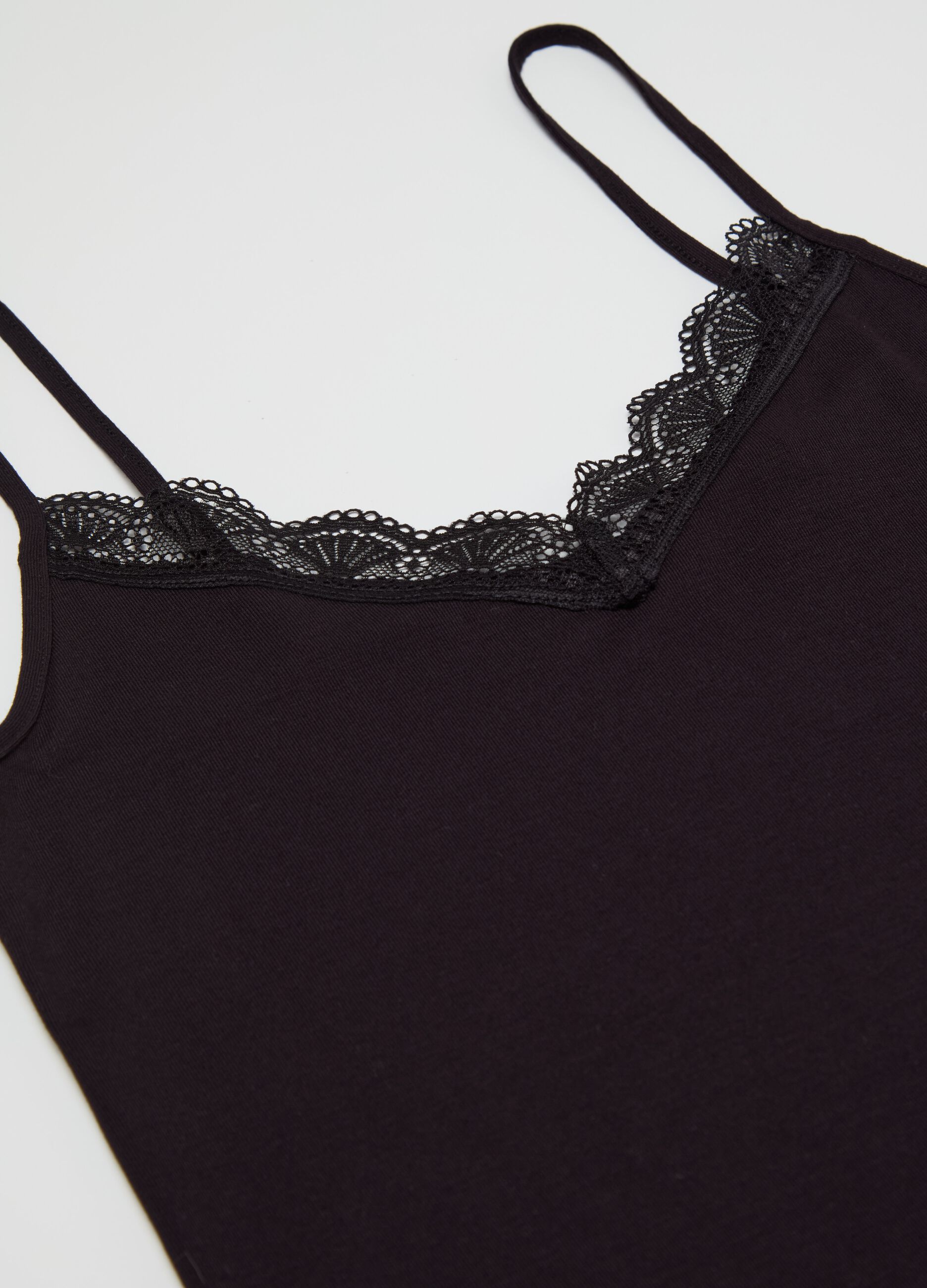 Vest with V neck and lace