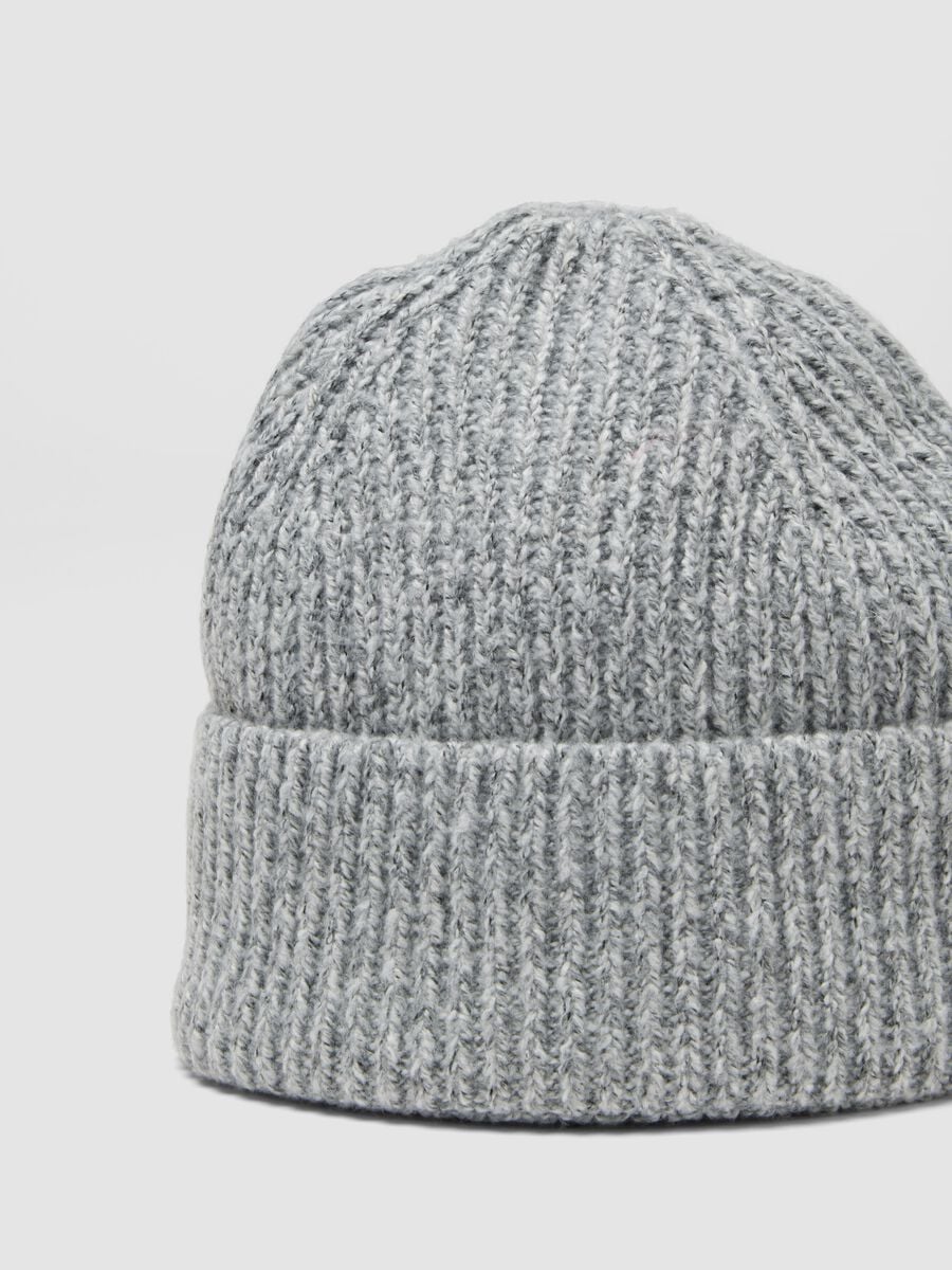 Light grey ribbed knit beanie_2