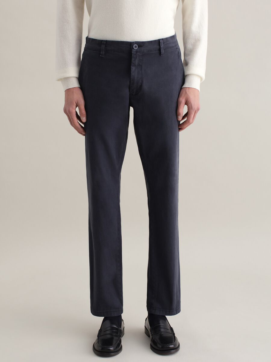 Pantalone chino in cotone stretch_1