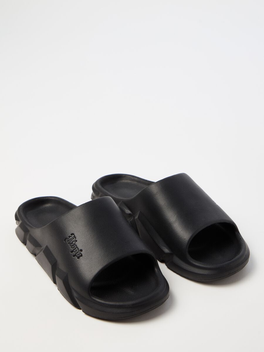 Thong sandals with platform_1