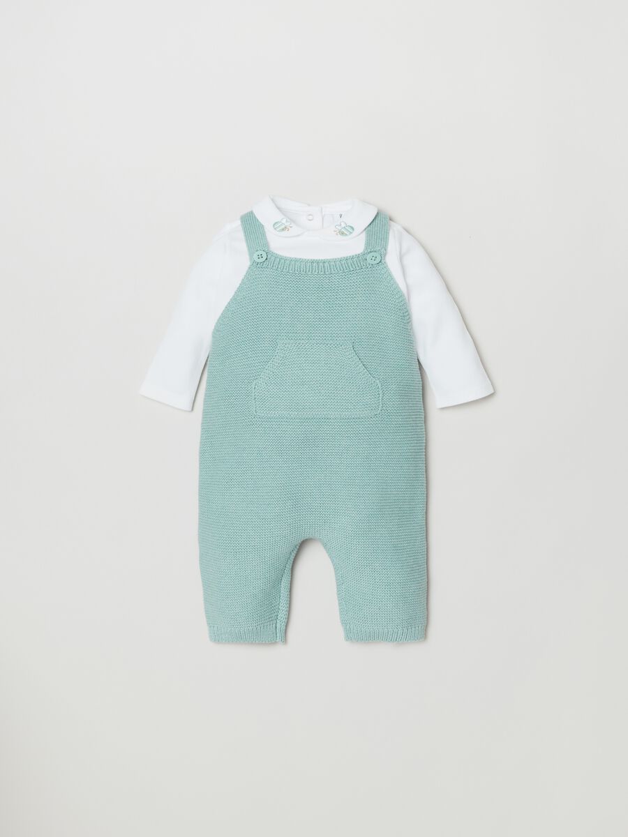 Set t-shirt e salopette in maglia_0