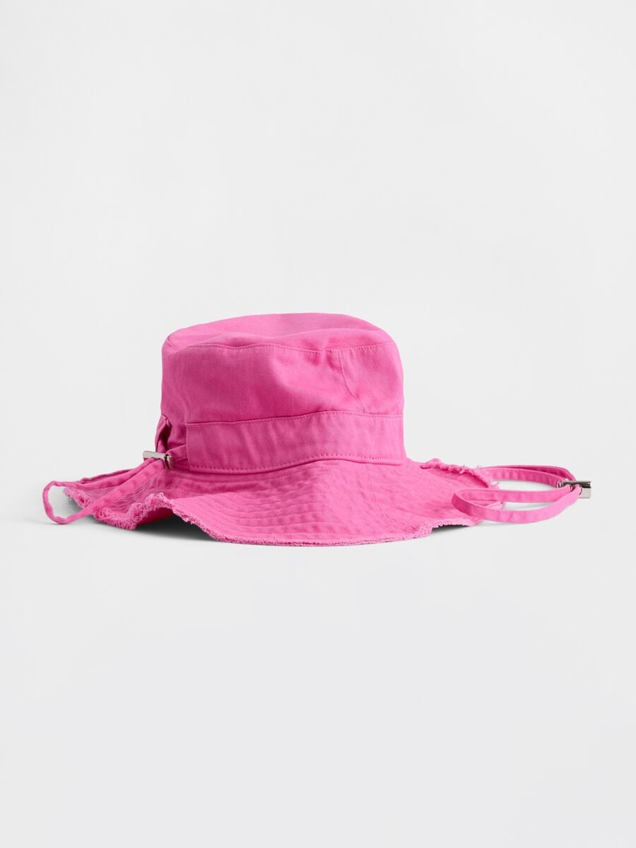 Bucket hat with chin cord_0