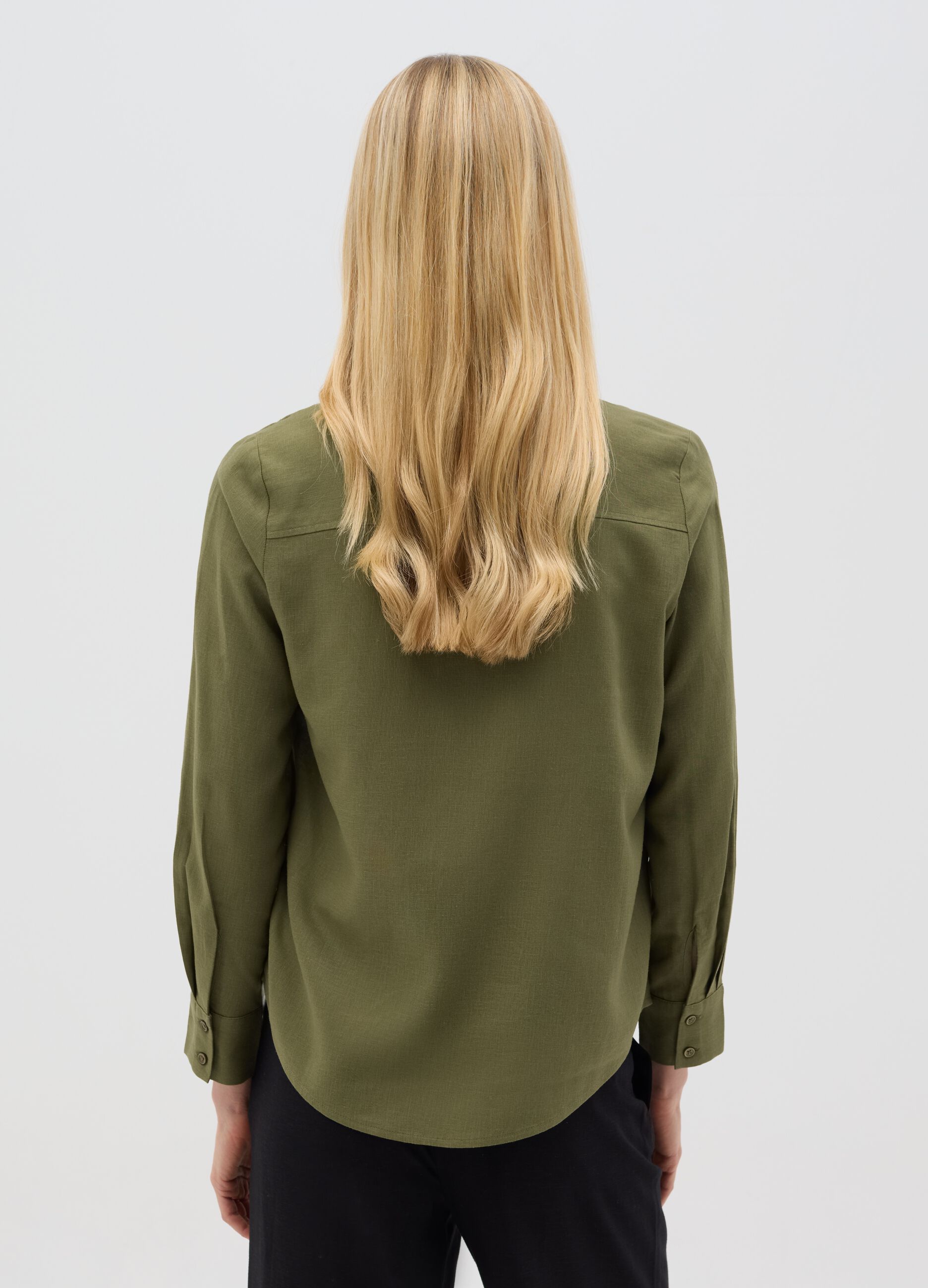 Women’s regular-fit shirt in green linen blend, without buttons
