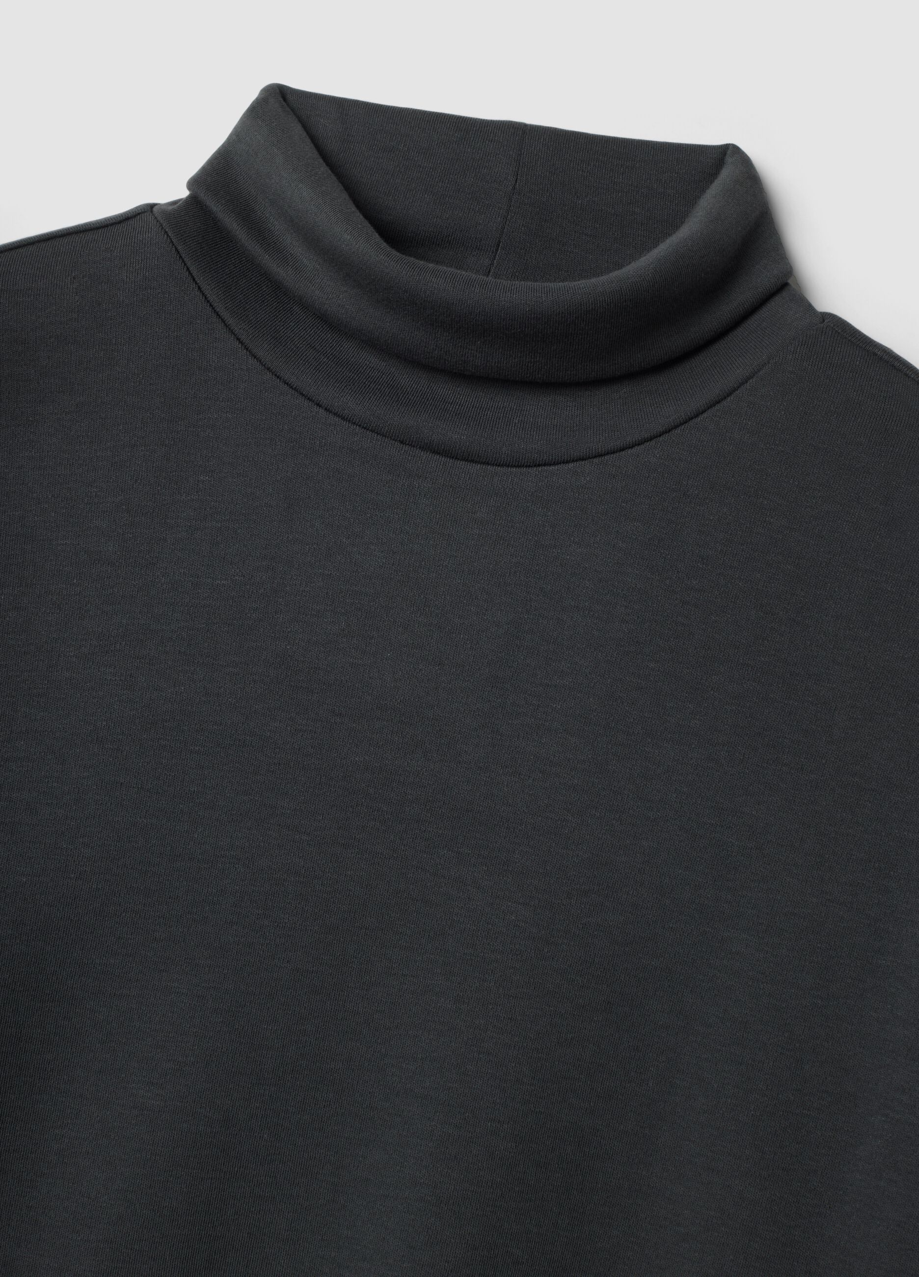 Maglia blu in puro cotone con dolcevita