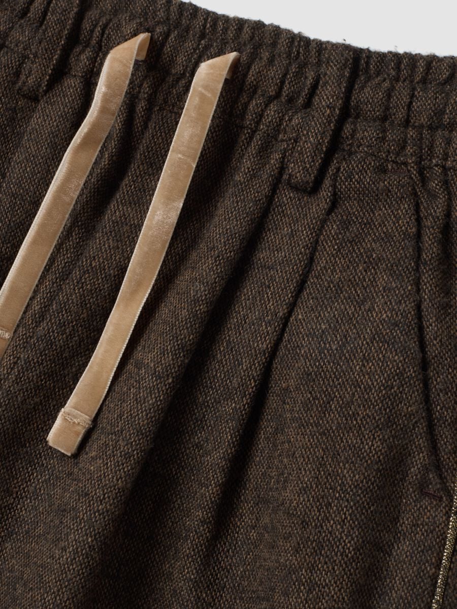 Brown wide-leg trousers with elasticated waist_3