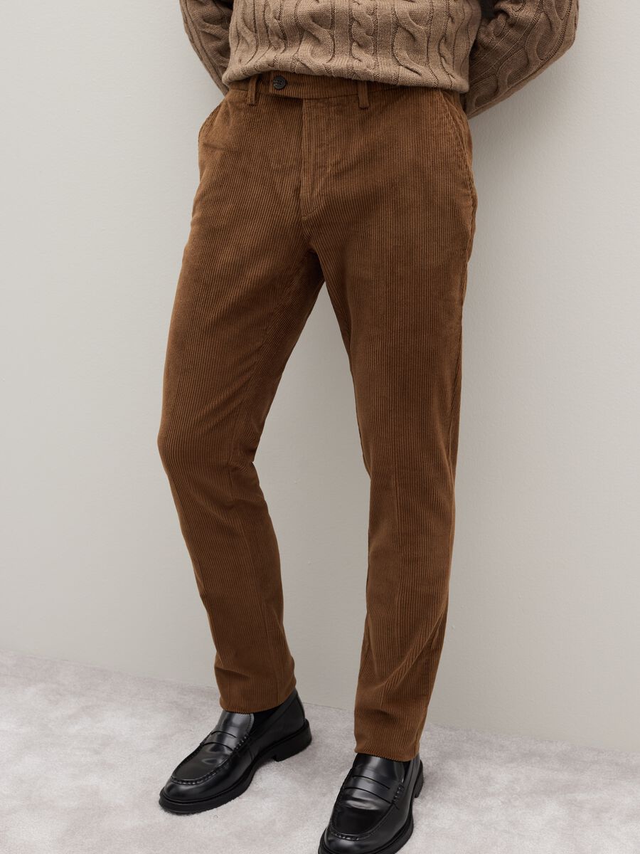 Brown regular fit stretch cotton trousers_3