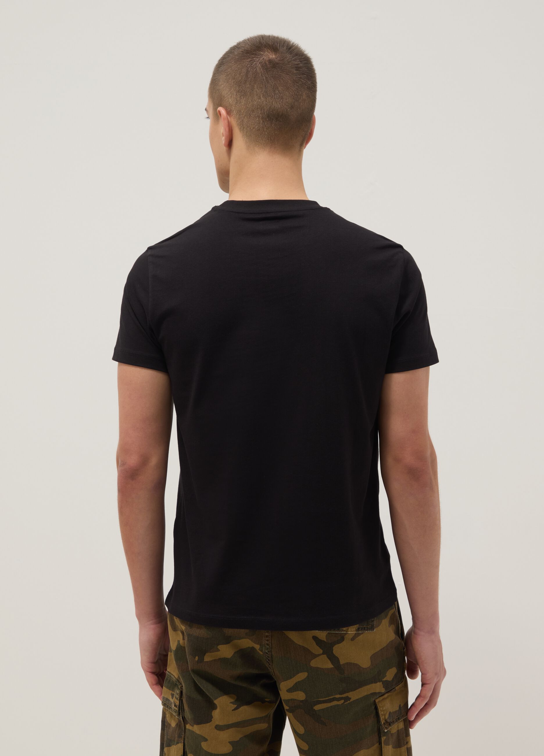 Black short-sleeve T-shirt in pure cotton