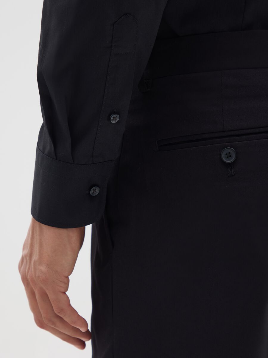 Black Long-Sleeve Shirt in Cotton and Polyester Blend_3