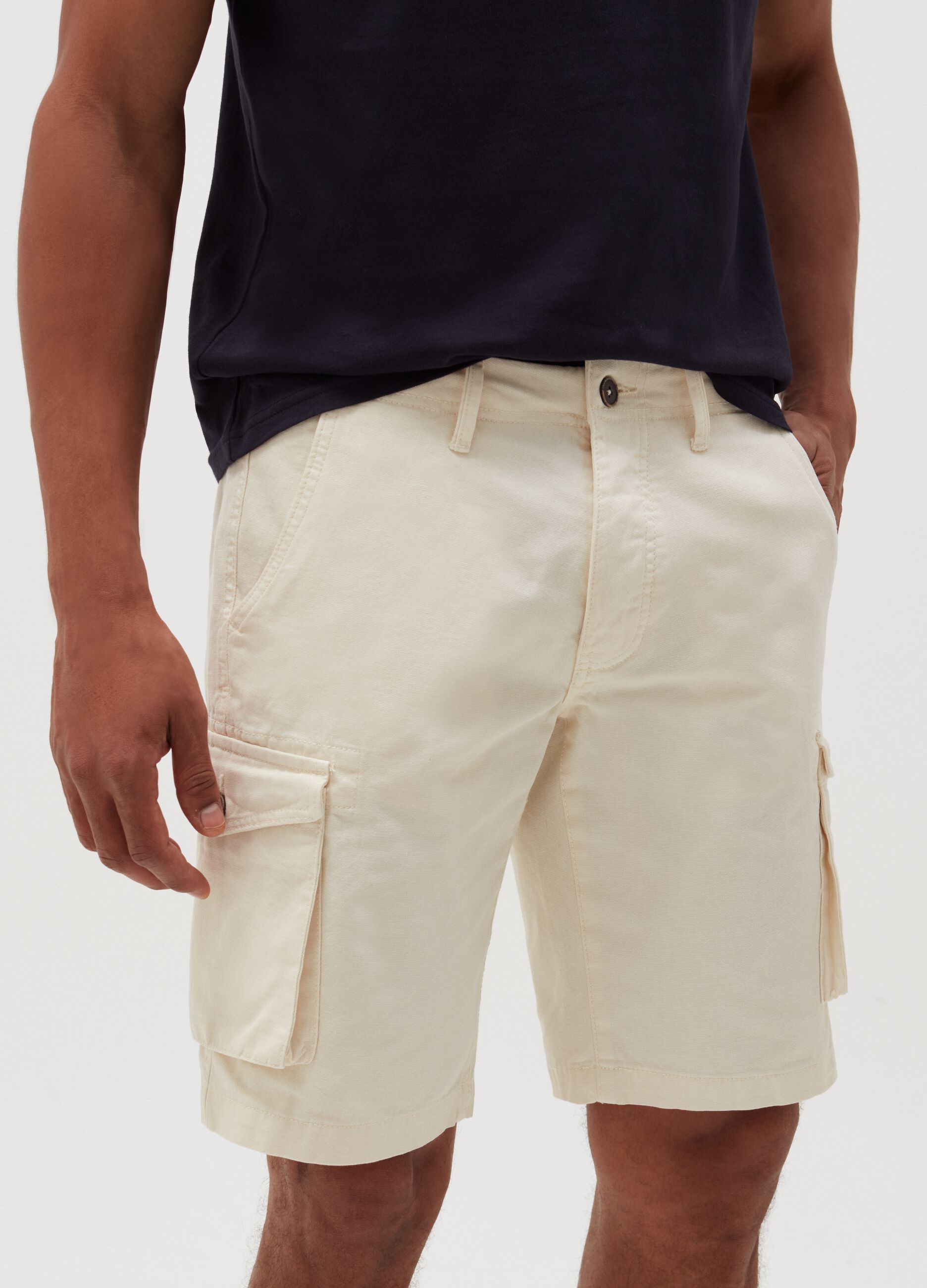 Cargo Bermuda shorts in cotton canvas