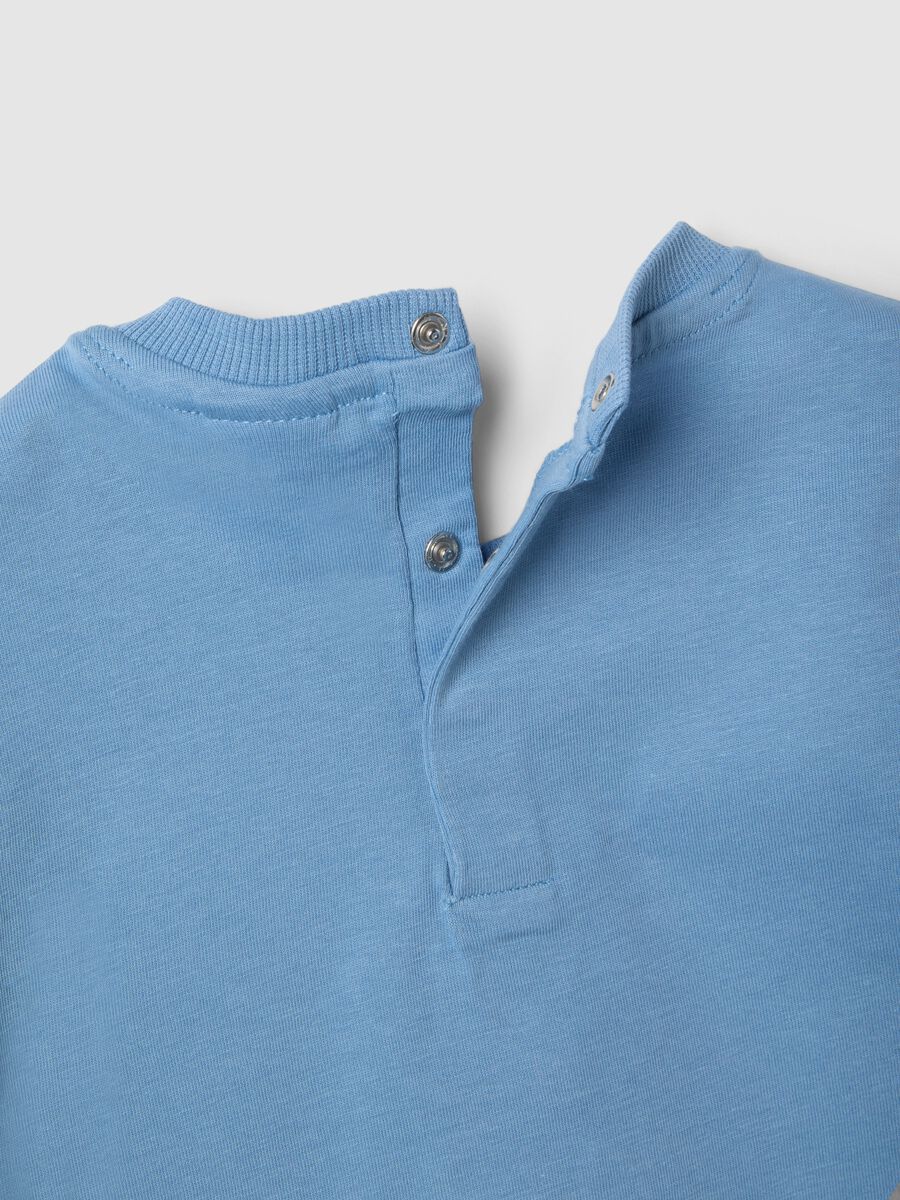 Set maglia shorts in puro cotone multicolor da bimbo con Topolino_3