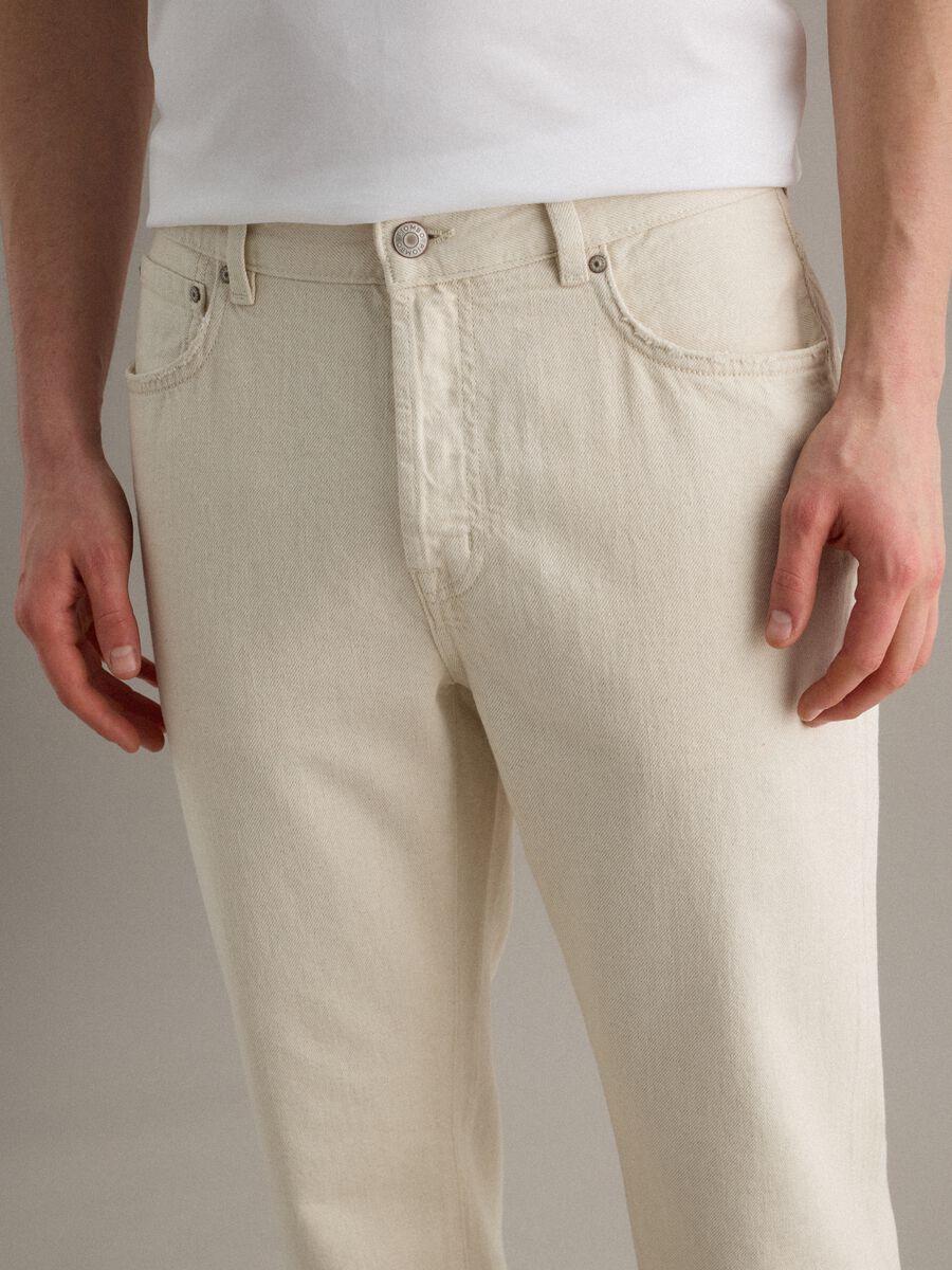 Beige regular fit cotton-linen blend jeans_4