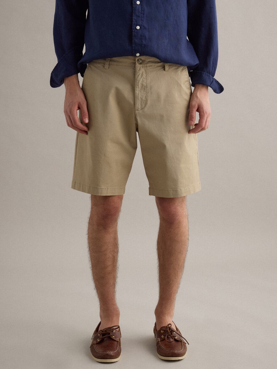 Shorts chino in cotone elasticizzato beige regular fit_2