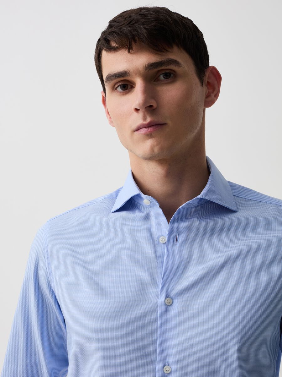 Slim-fit easy-iron shirt with micro weave_1