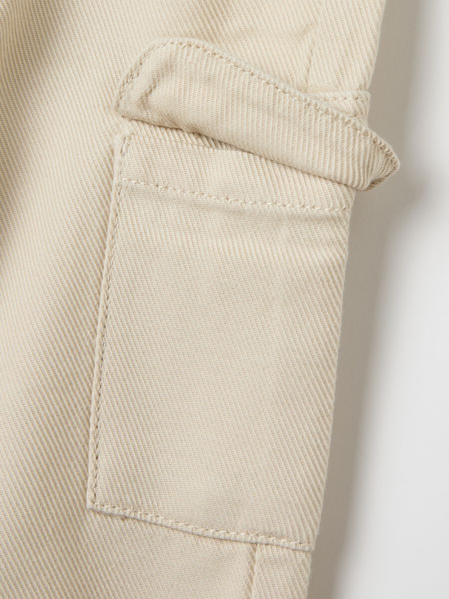 Cargo trousers in twill_2