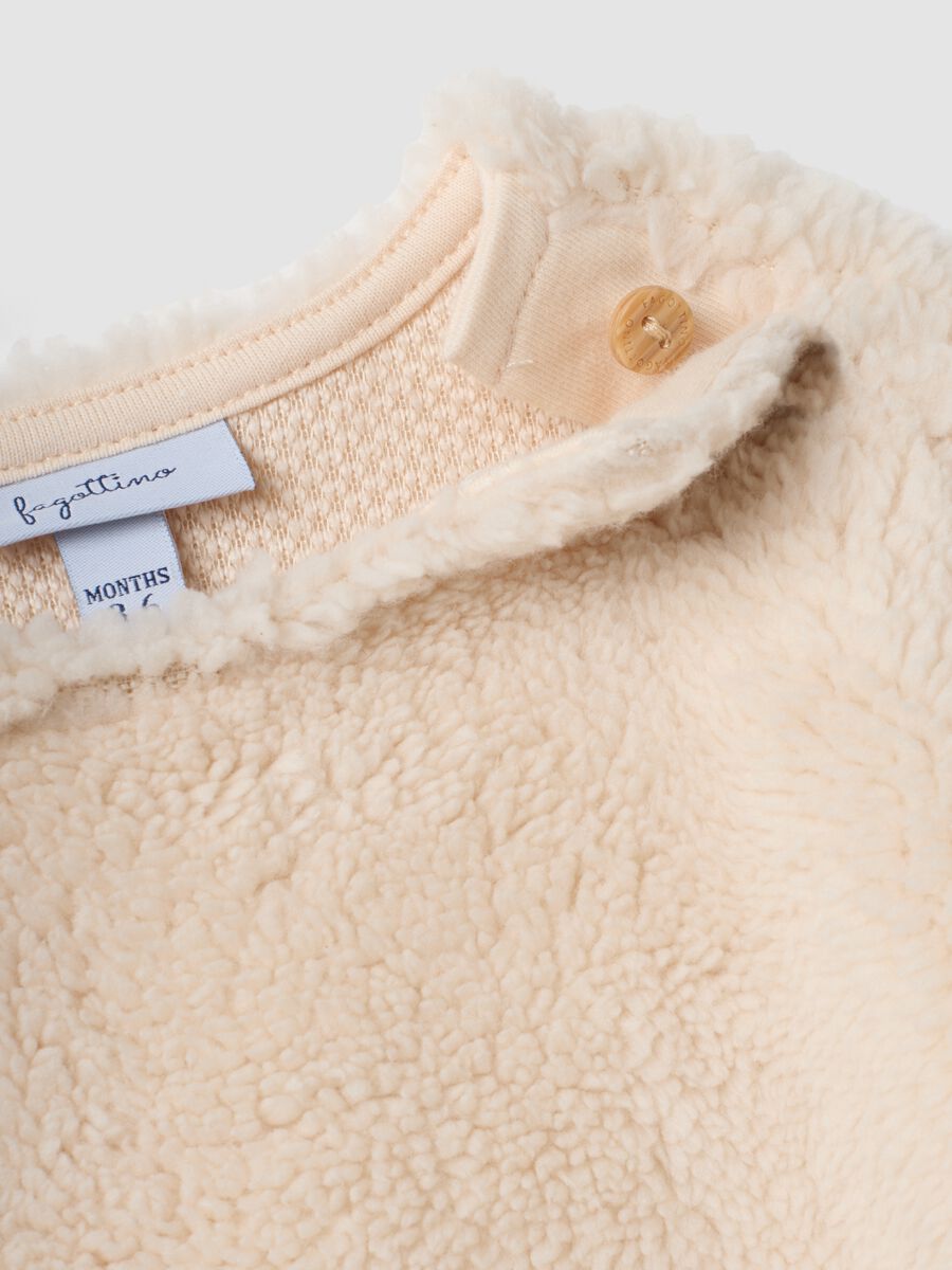Felpa beige in cotone organico con girocollo per neonato_2