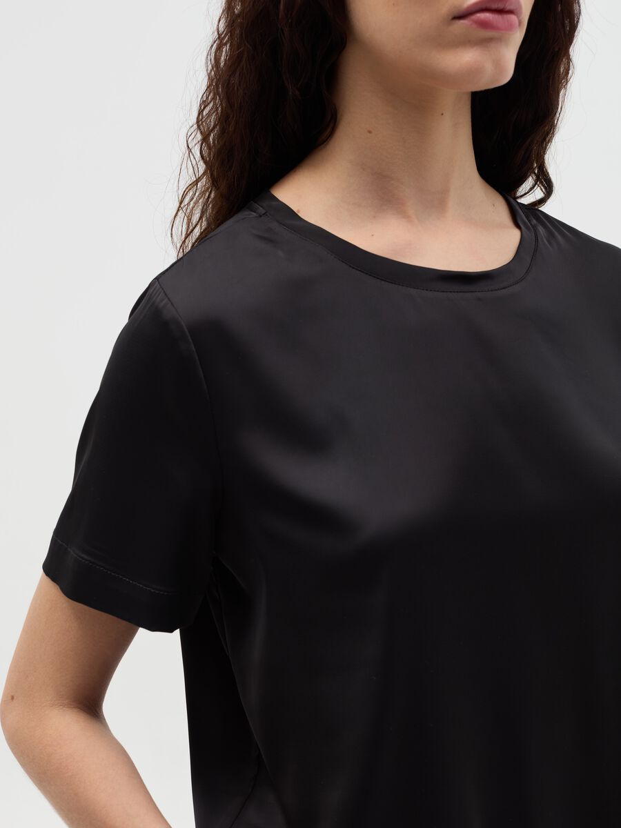 Short-sleeved blouse in satin_2