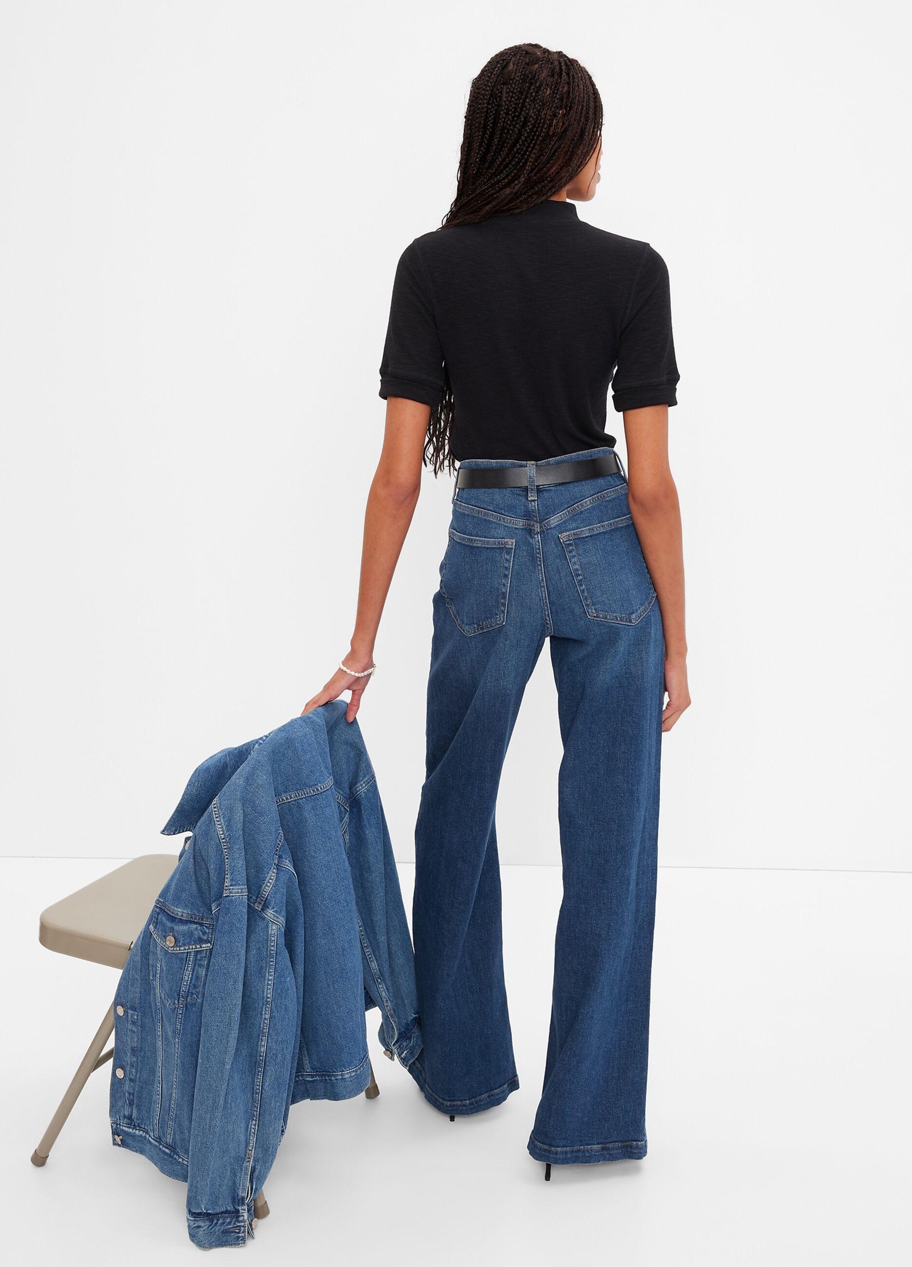 Wide-leg jeans with high waist