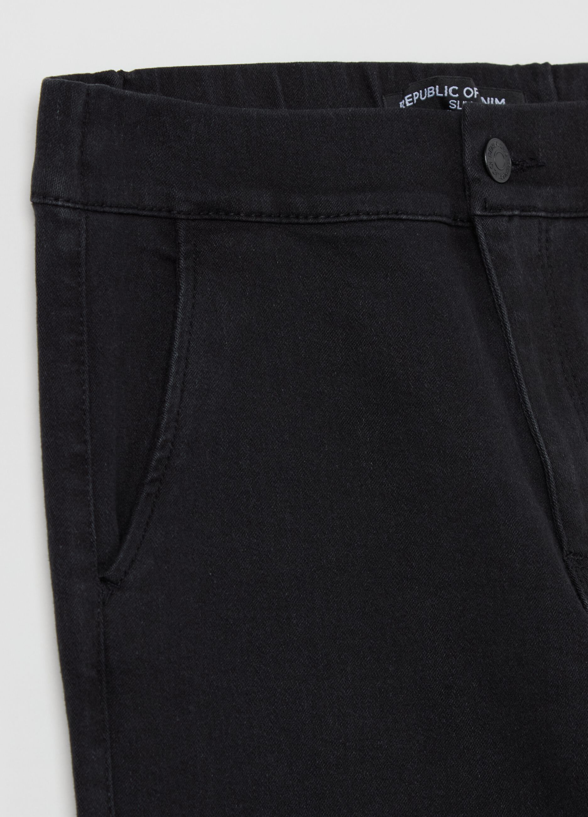 Jeans chino a vita alta