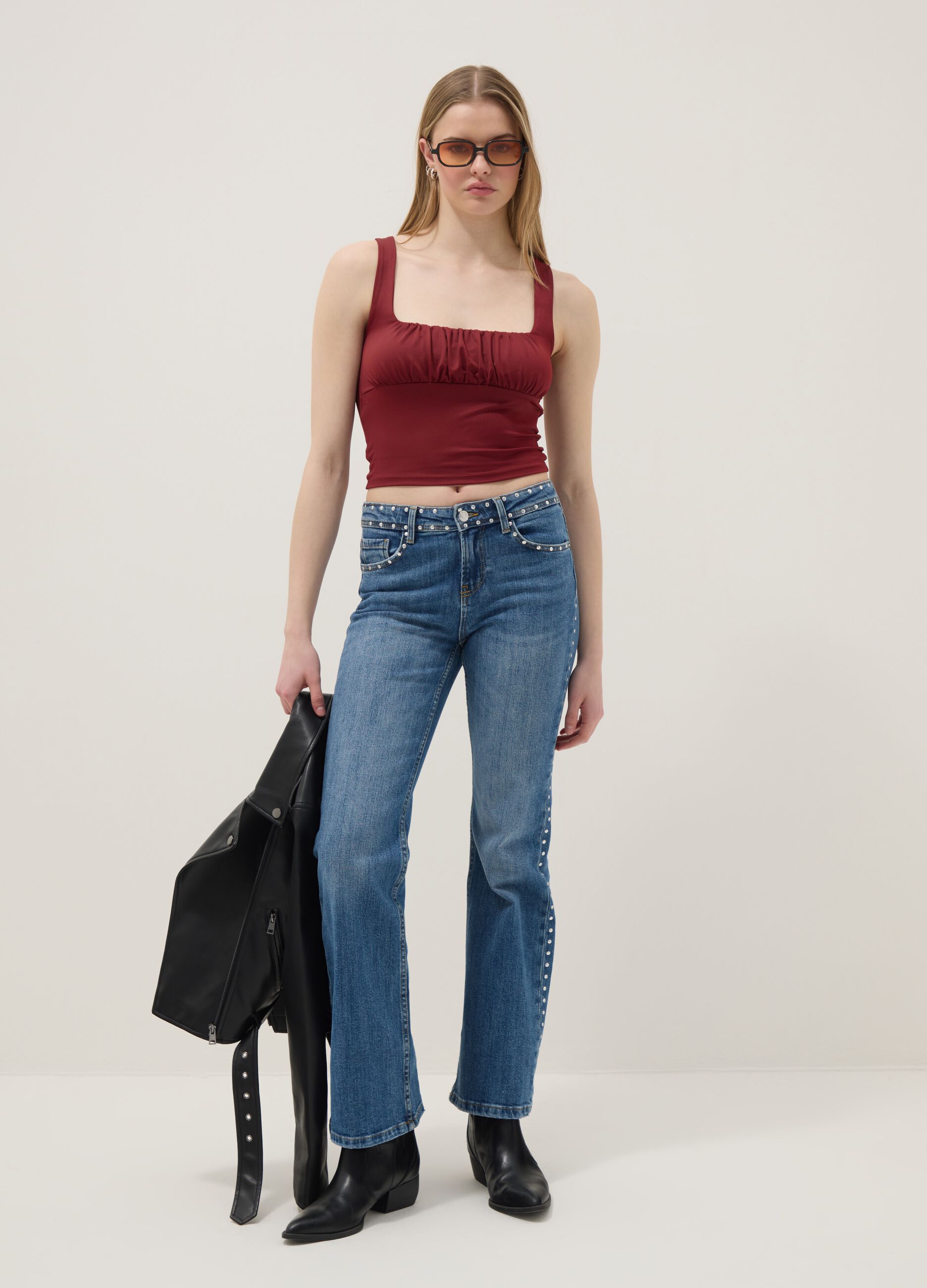 Red stretch fabric regular-fit tank top with pleats