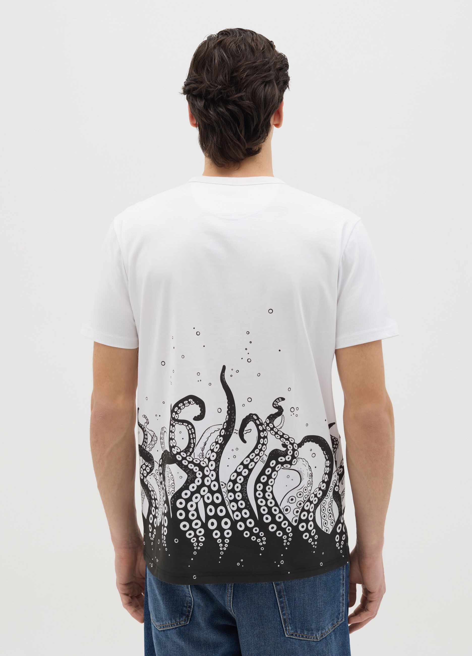 White T-shirt with short sleeves and print