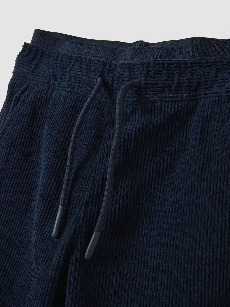 Jogger blu a coste regular fit con vita elasticizzata_2