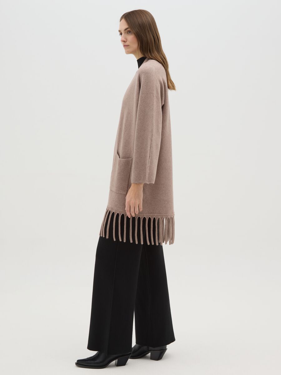 Cardigan lungo beige con frange sul fondo_0
