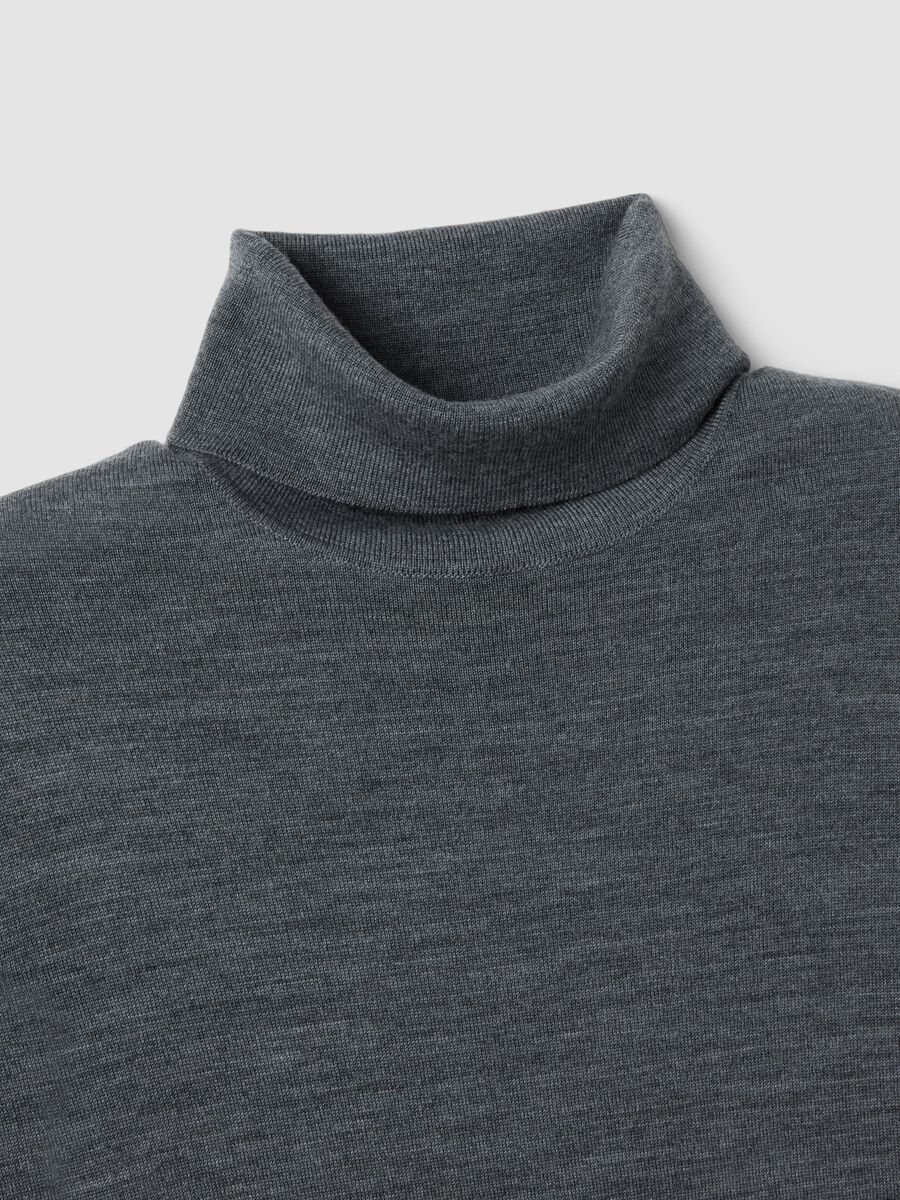 Maglia grigio melange dolcevita in pura lana merino_1