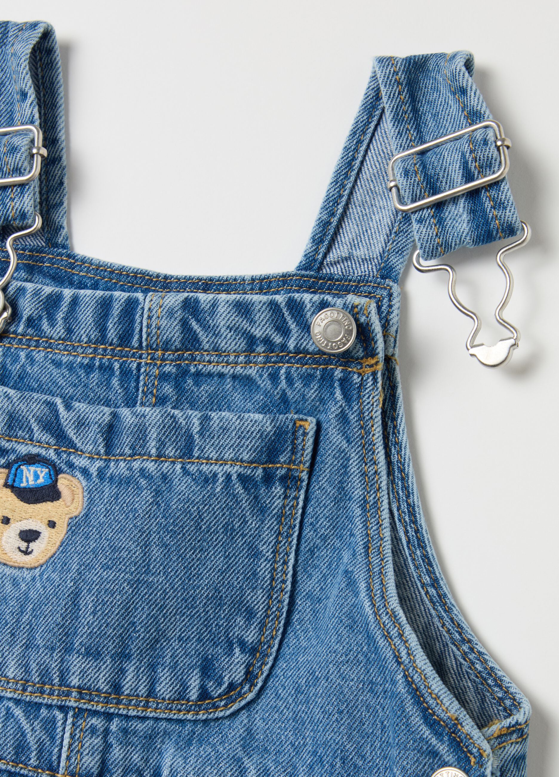 Carpenter dungarees in denim with animals embroidery