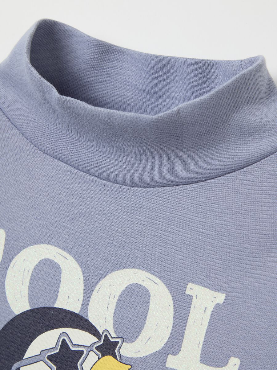 T-shirt with mock neck and print_3