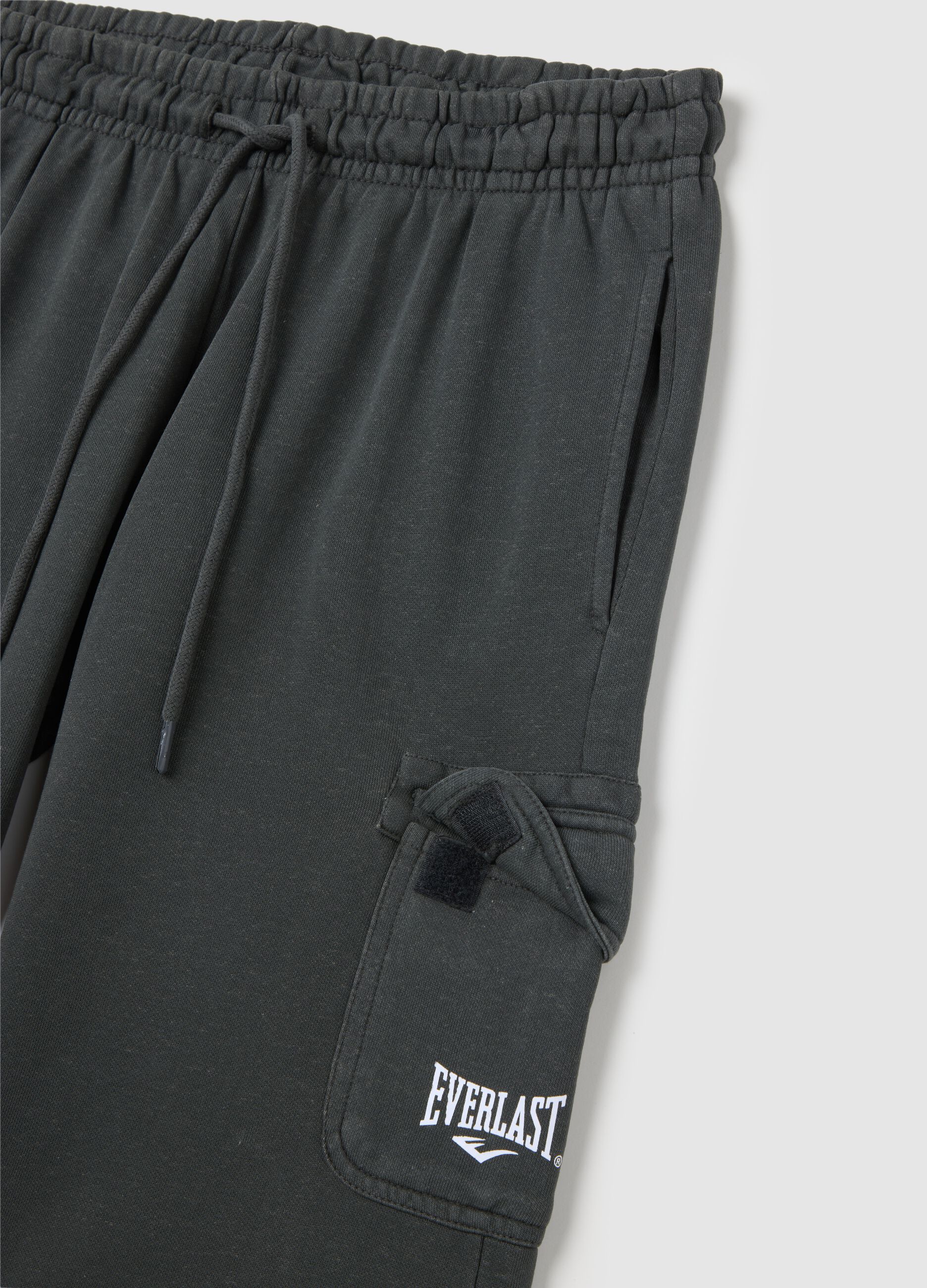 Grey Everlast cargo shorts